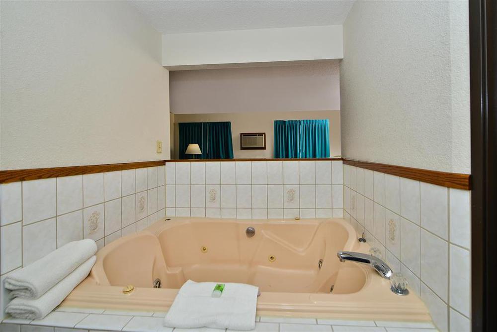 Hometown Inn Clearwater Room photo