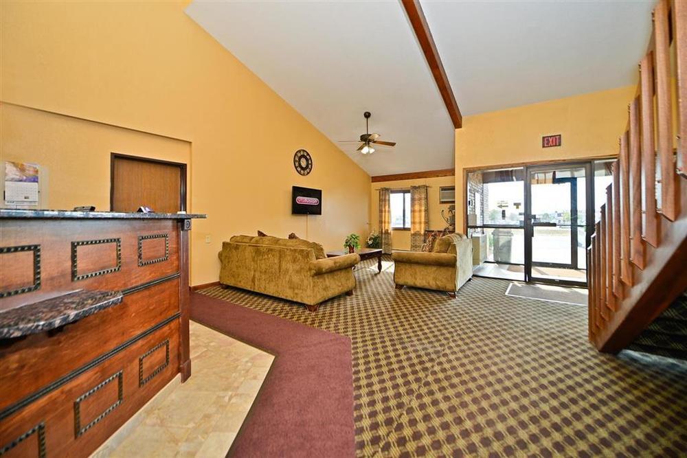 Hometown Inn Clearwater Interior photo