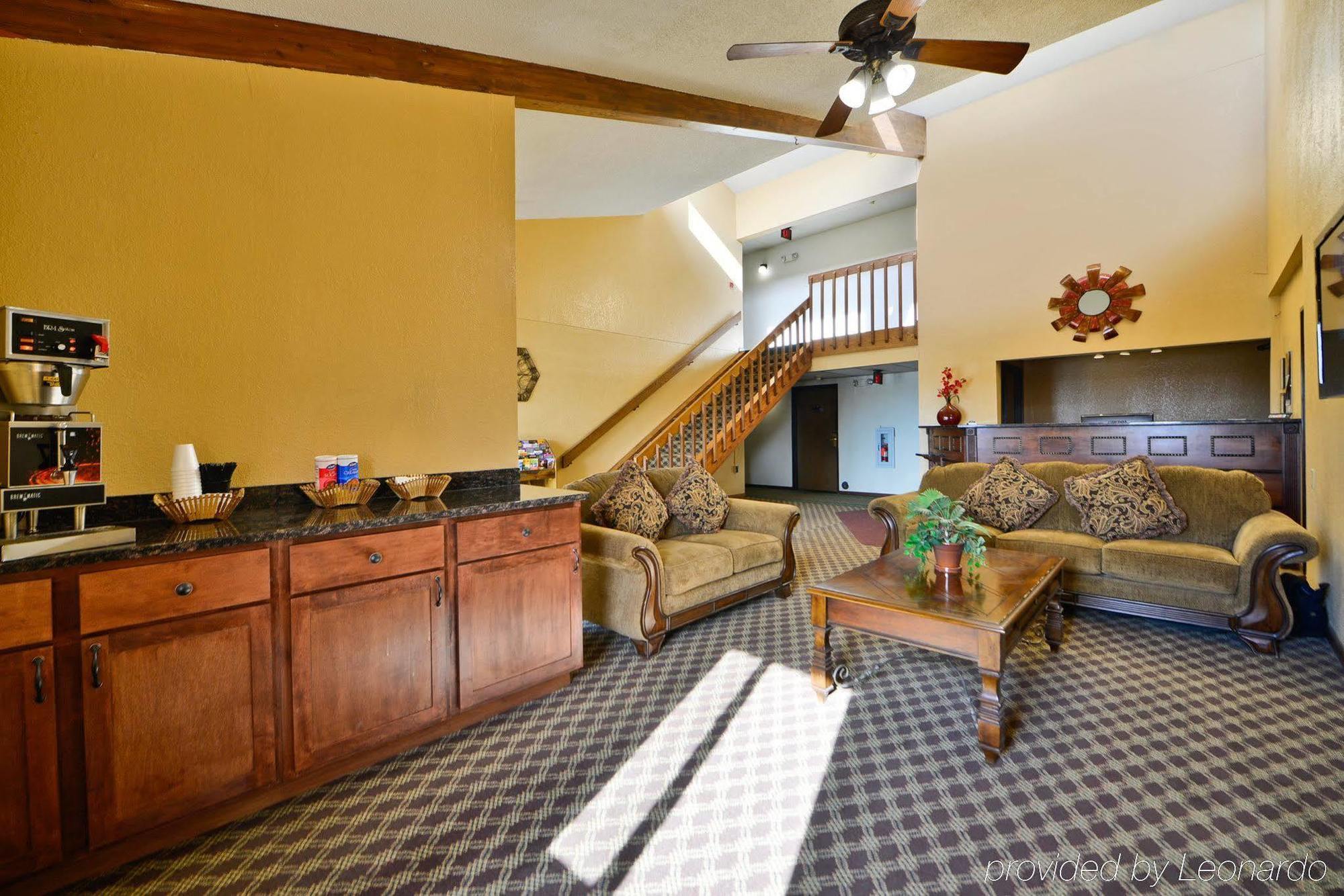 Hometown Inn Clearwater Interior photo
