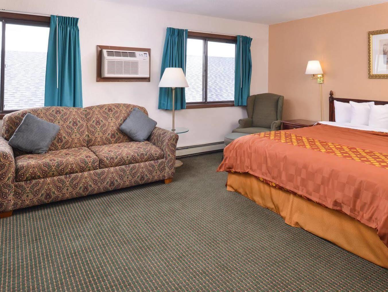 Hometown Inn Clearwater Exterior photo