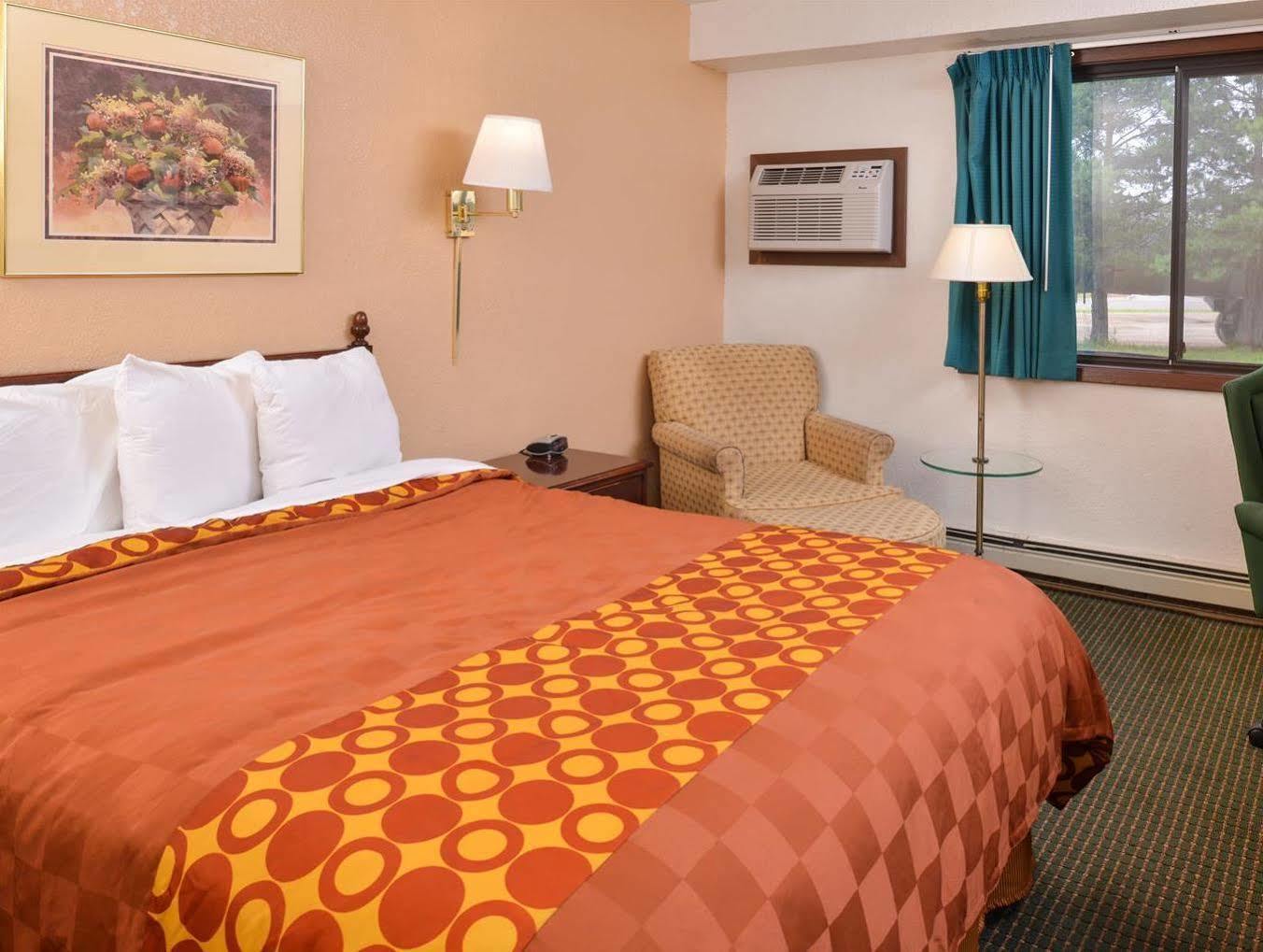 Hometown Inn Clearwater Exterior photo